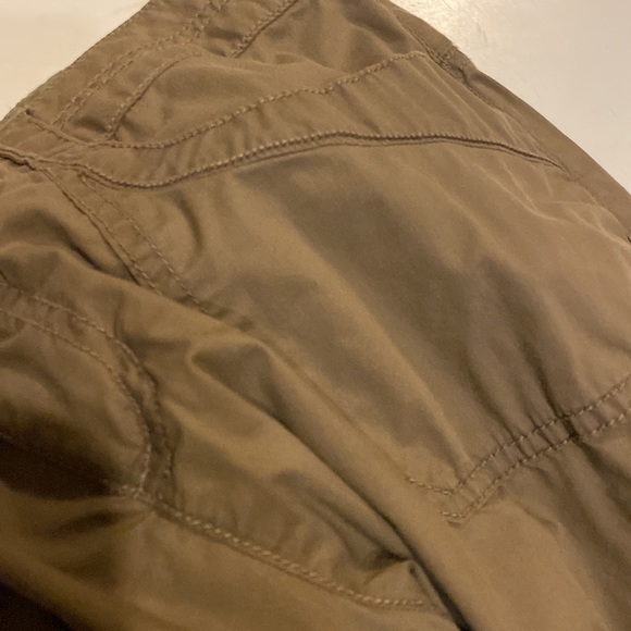 REI convertible pants to shorts - size 10
Brown travel vacation lightweight - Picture 10 of 11